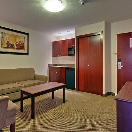 Holiday Inn Express & Suites Whitecourt By Ihg Interior photo