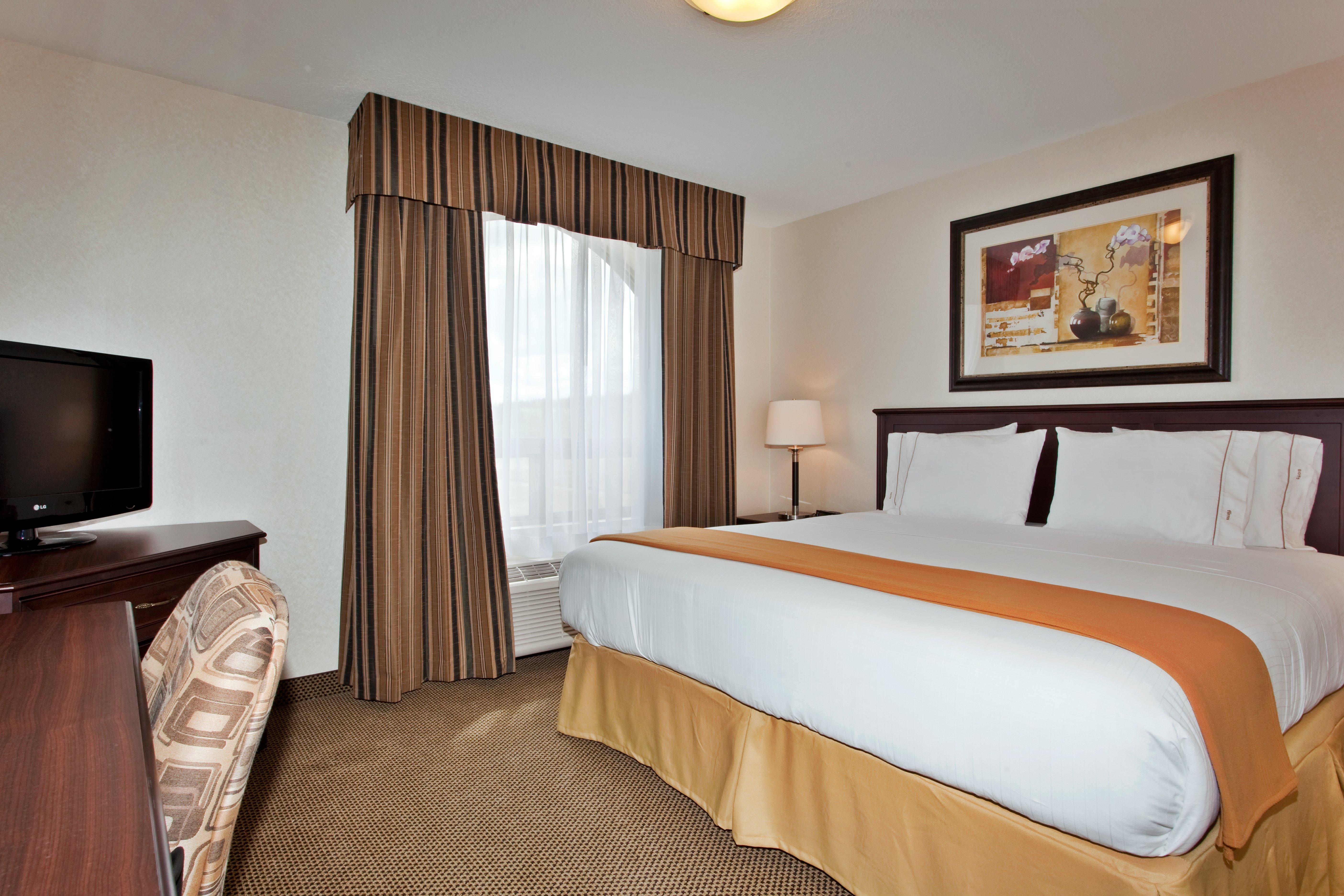 Holiday Inn Express & Suites Whitecourt By Ihg Exterior photo
