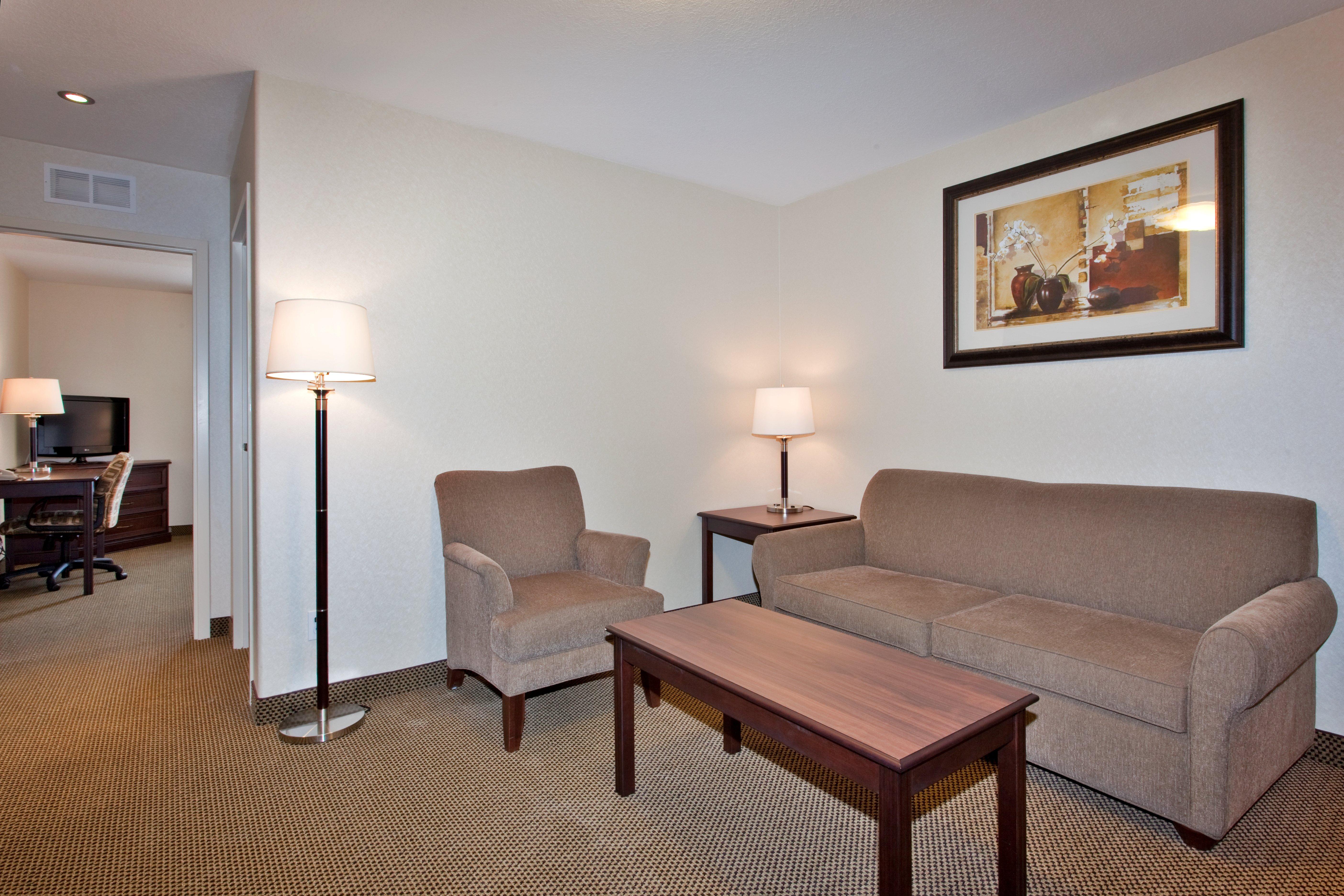 Holiday Inn Express & Suites Whitecourt By Ihg Room photo